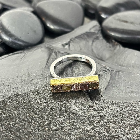 TODD REED 18k Gold w/ 5 Horizontal Rough Cut Diamonds Ring Size 7 - Picture 4 of 7